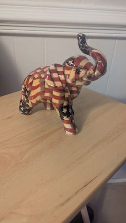 Beautiful Porcelain American Flag Elephant Figurine 8.2" x 4.5" x 6.6"