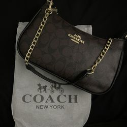  Coach Women's Teri gold/ walnut Shoulder Bag