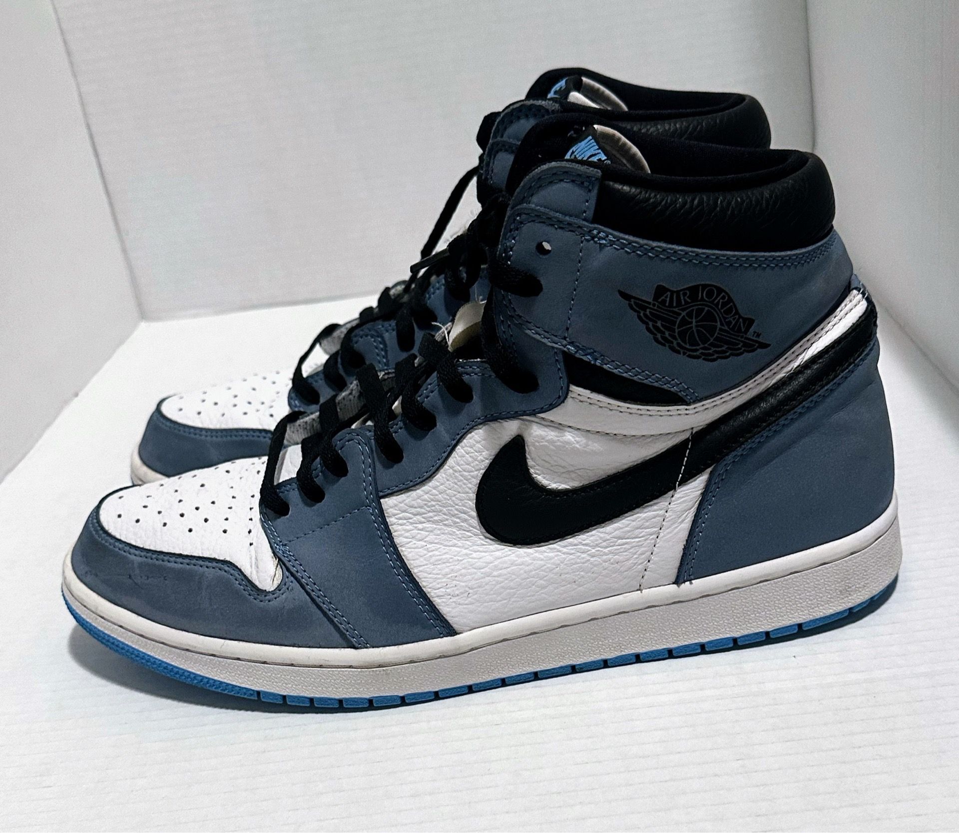 Air Jordan 1 Retro High OG University Blue Men’s Size 13