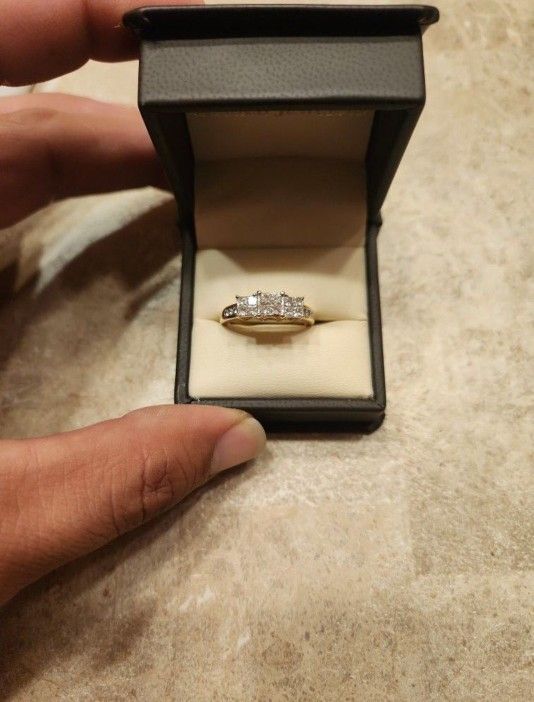 14kt Gold 1.5ctw Engagement Ring