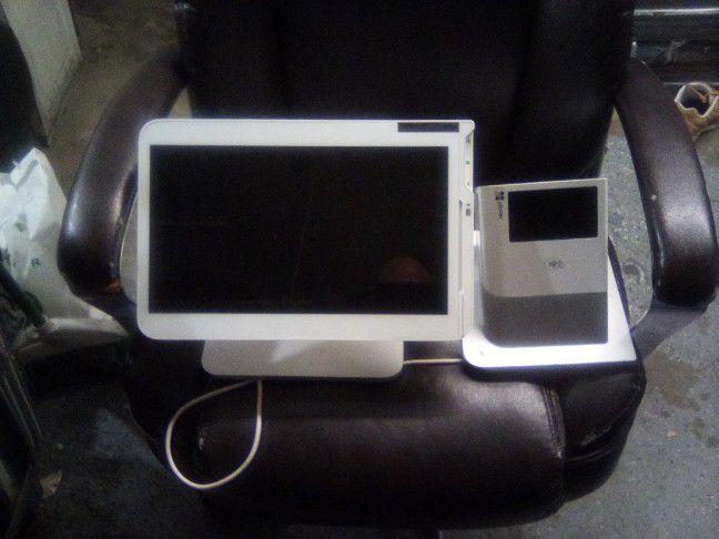 Clover Register Monitor And Printer