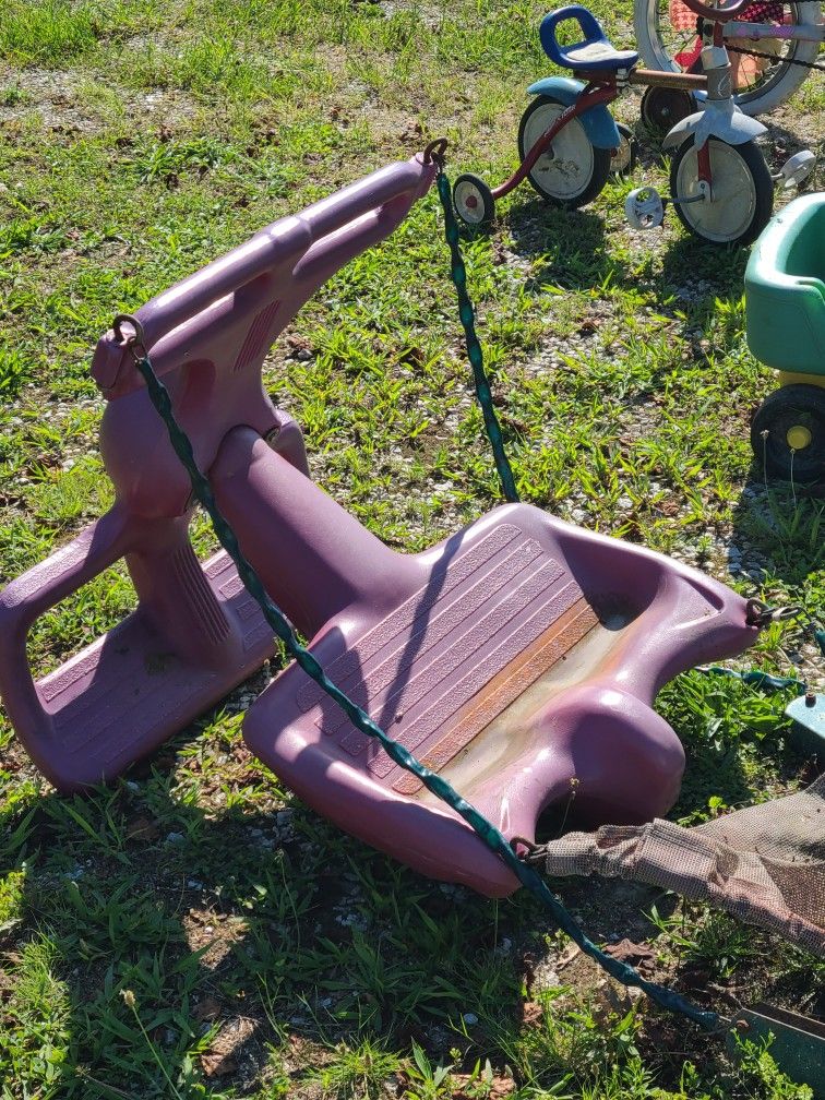 Little John Deere Wagon For Kids And Toddlers. East, west or north