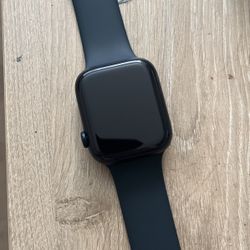Cellular Series 8 Apple Watch 45MM 