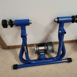 Like new Blackburn trakstand fluid mountain bike cross trainer