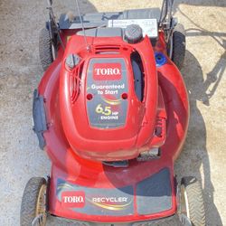 Toro Self Propelled Lawn Mower (Read Description)