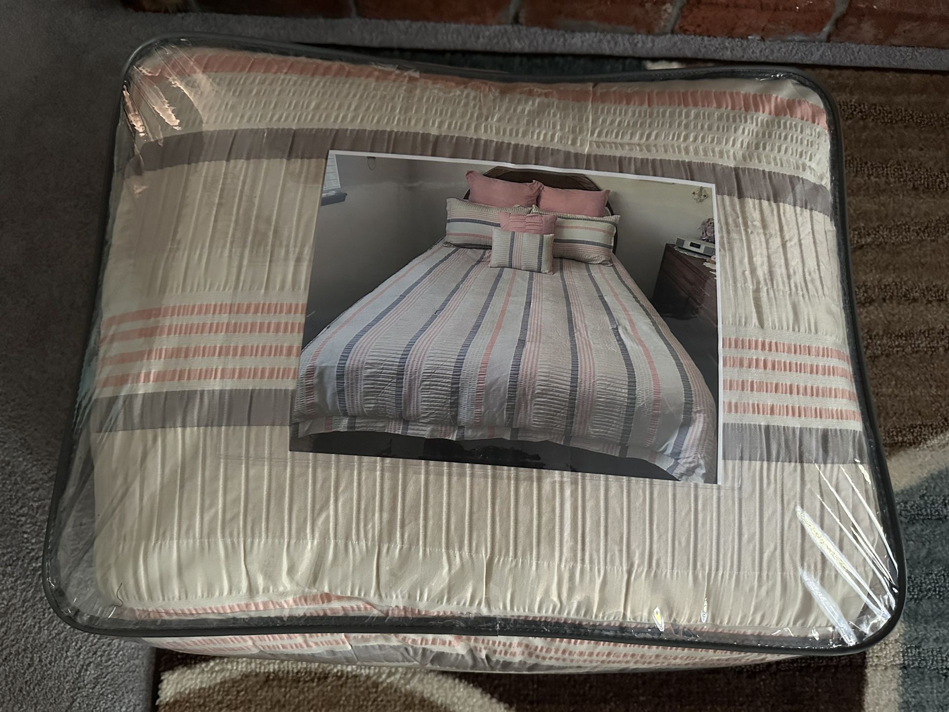 Queen Size Comforter Set