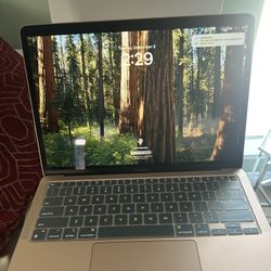 Like New MacBook Air Retina 256 GB ( Read Description Below Please) SALE  SALE. $980  O.B.O. 🍀