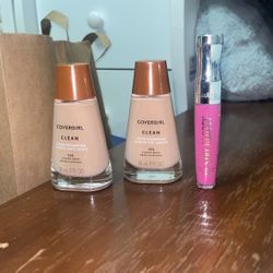 Cover Girl Foundation Shade 130 4 Each And A Lipgloss For 1 Dollar New 