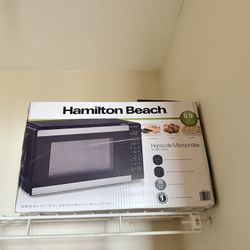 Hamilton Beach 0.9 cu ft Countertop Microwave Oven in great condition