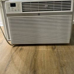 12,000 BTU Smart AC