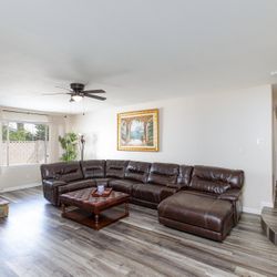 For sale ! Fully Upgraded Couch - Low Use 