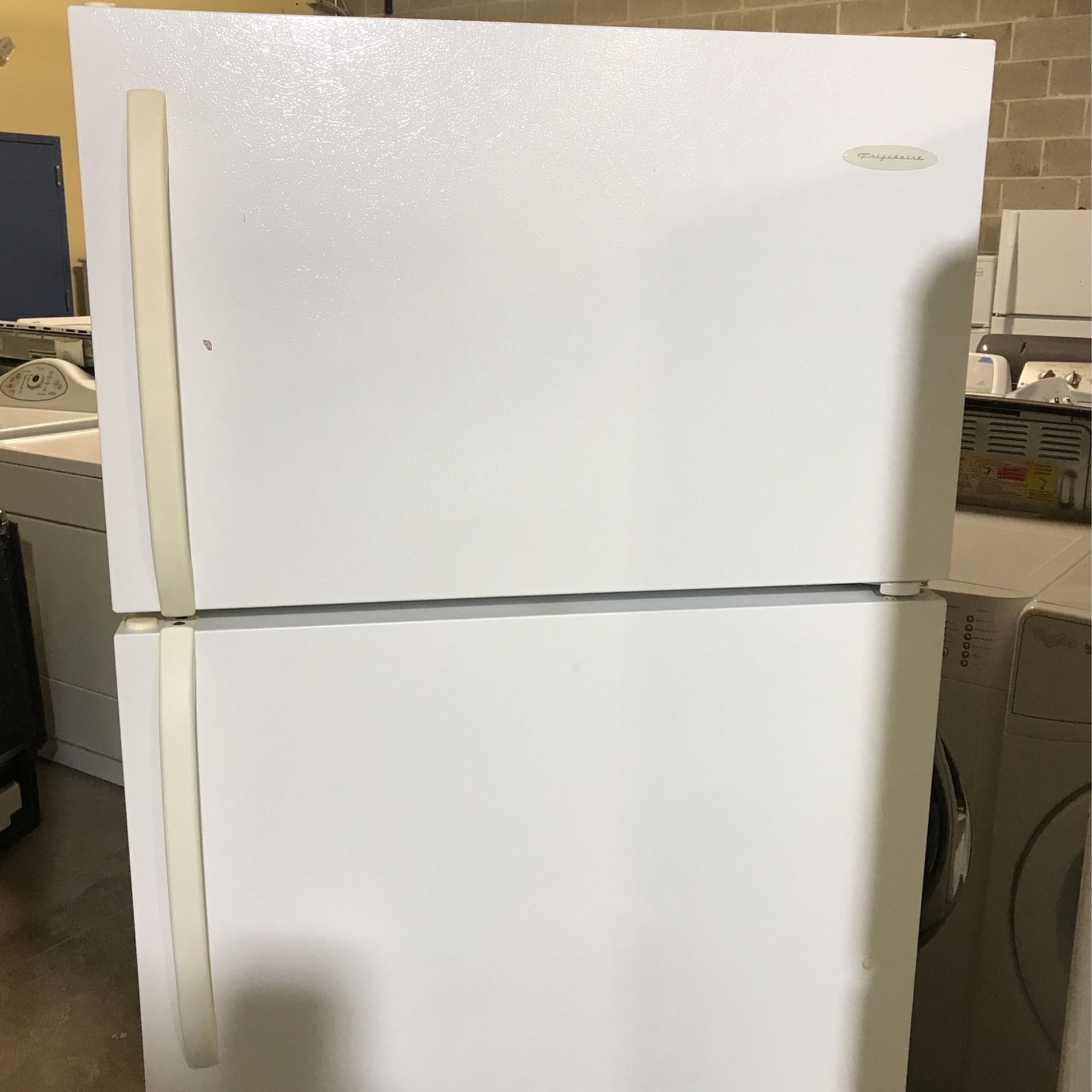 Frigidaire Refrigerator Top Freezer White