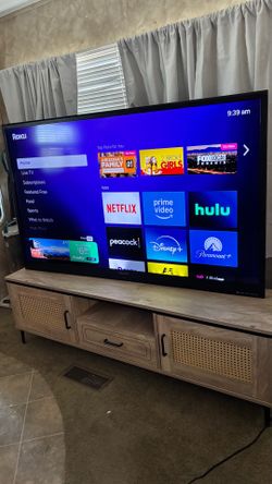 In excellent condition, 65 inch sharp television looks brand new In excellent condition, 65 inch sharp television with tv mount