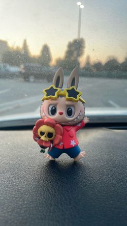 Labubu - Embrace the Breeze Figure