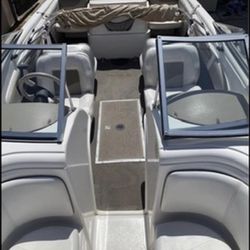 2001 Regal  Boat  $4000.      Everything Worked Good.