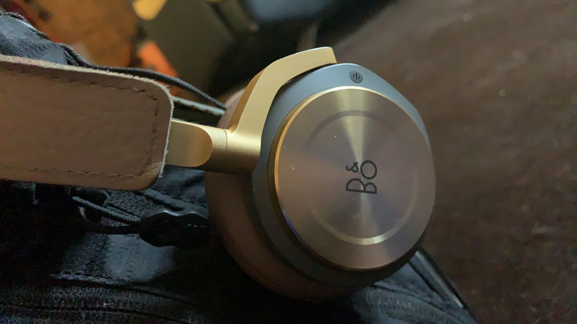 TODAY ONLY!!! B&O H8 wireless headphones