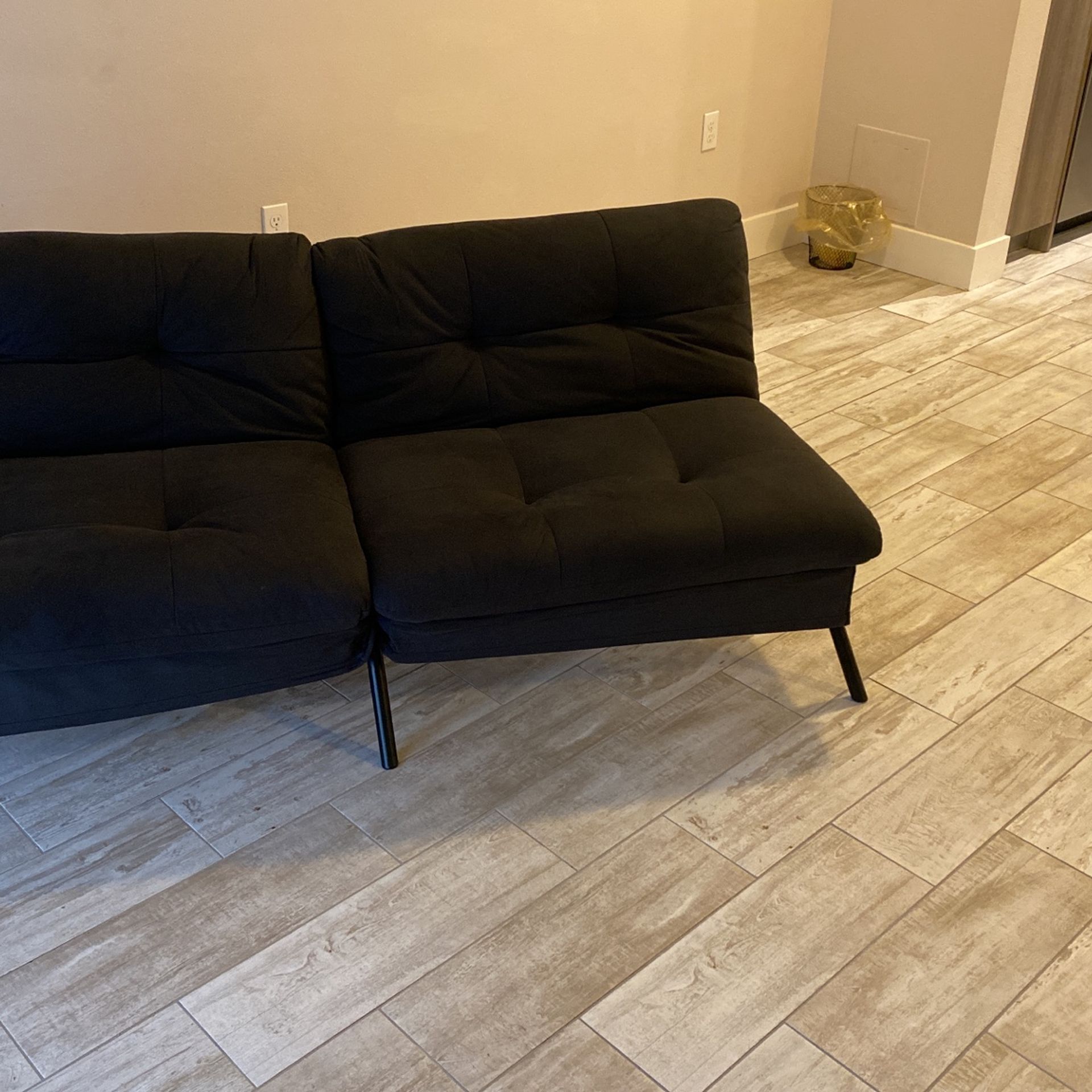 Black Futon