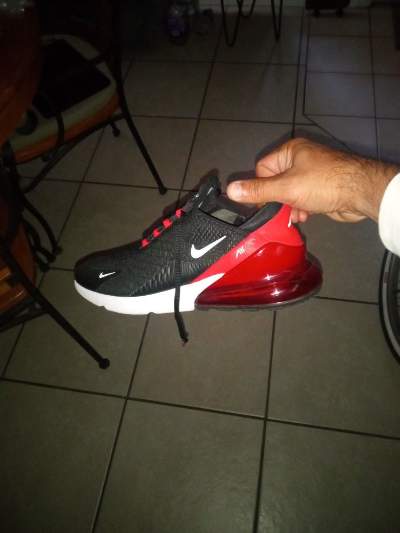 brand new shoes Nike Air Max 270
