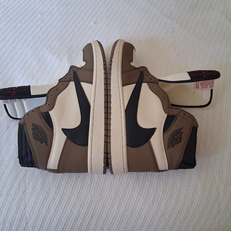 Air JORDAN 1 RETRO TRAVIS SCOOT , CACTUS JACK