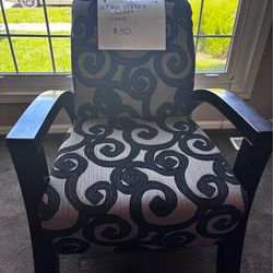 UPHOLSTERED ACCENT CHAIR