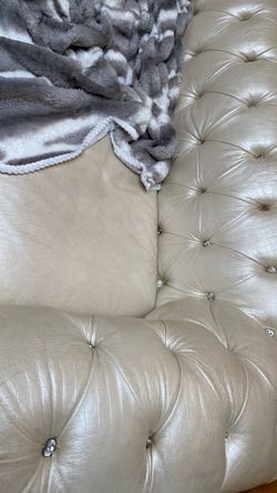 Cream Tufted Leather Sofa with Crystal Buttons