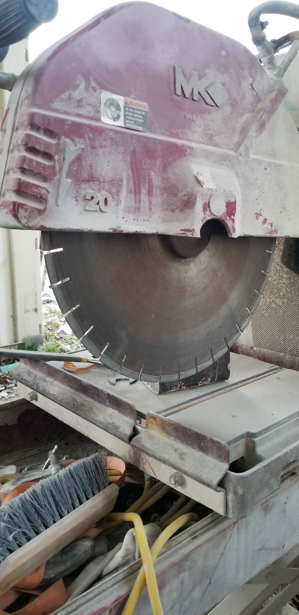 Cutting machine for tile or stone