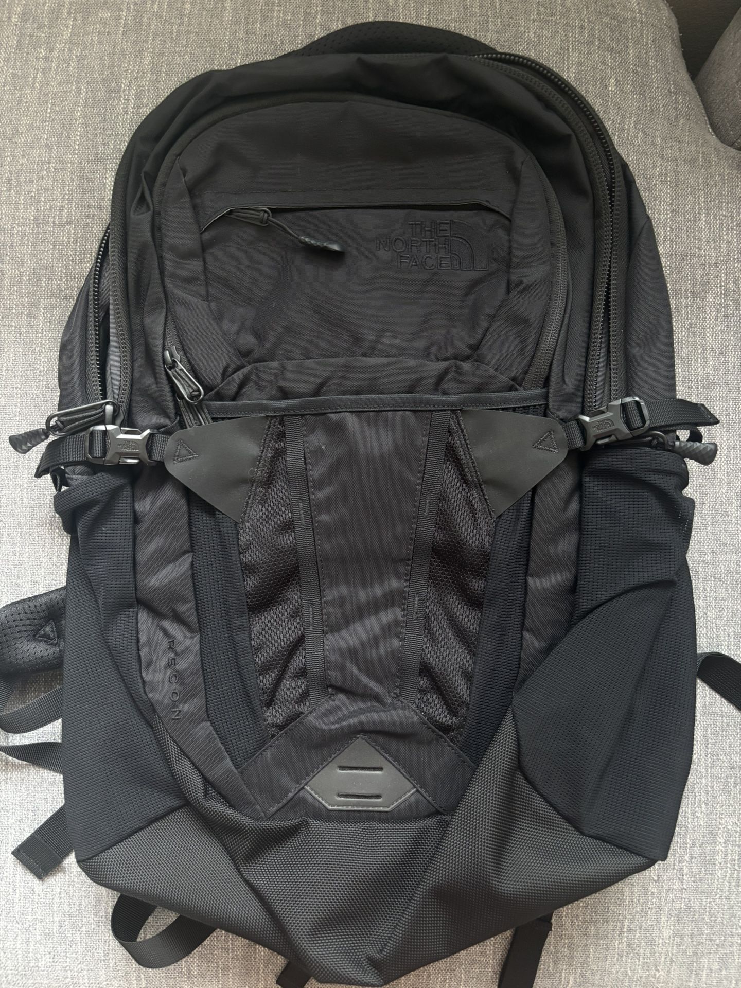 Black North Face Recon Backpack