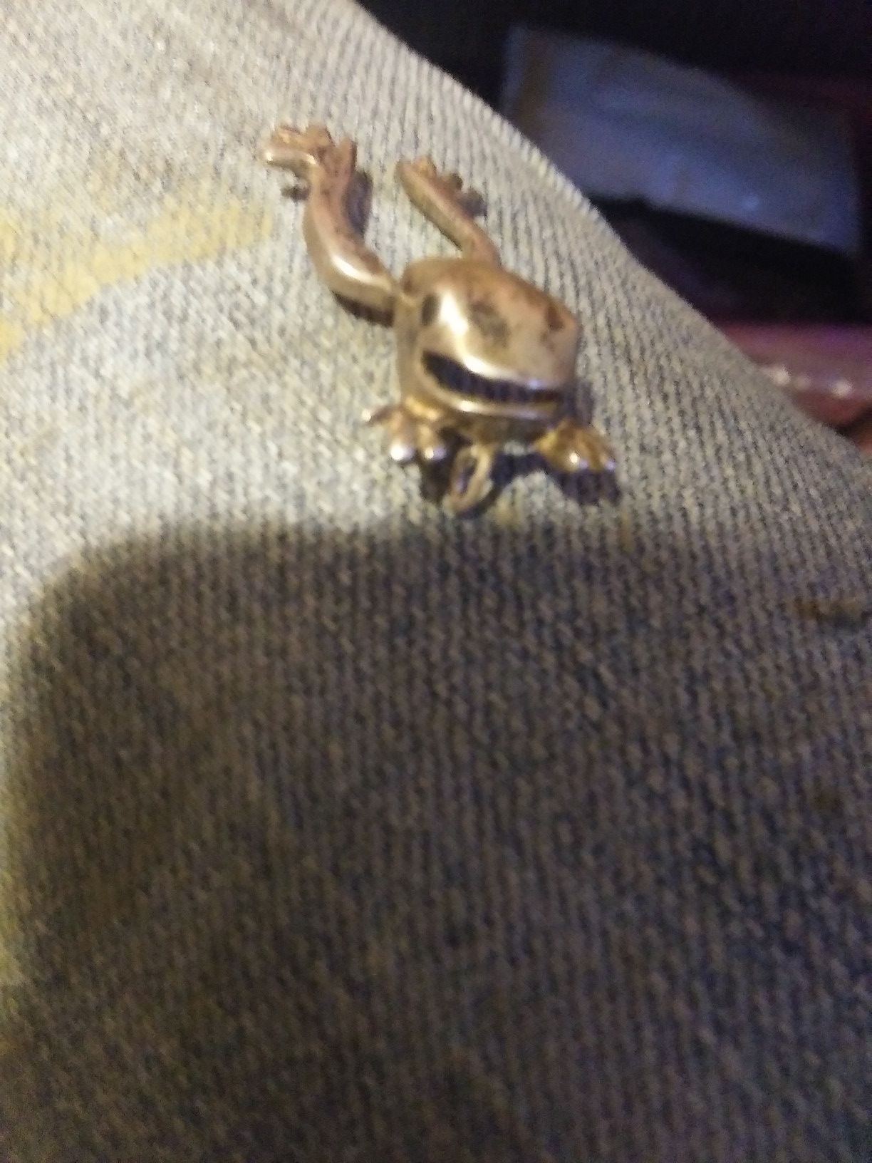 Real silver vintage frog pendant