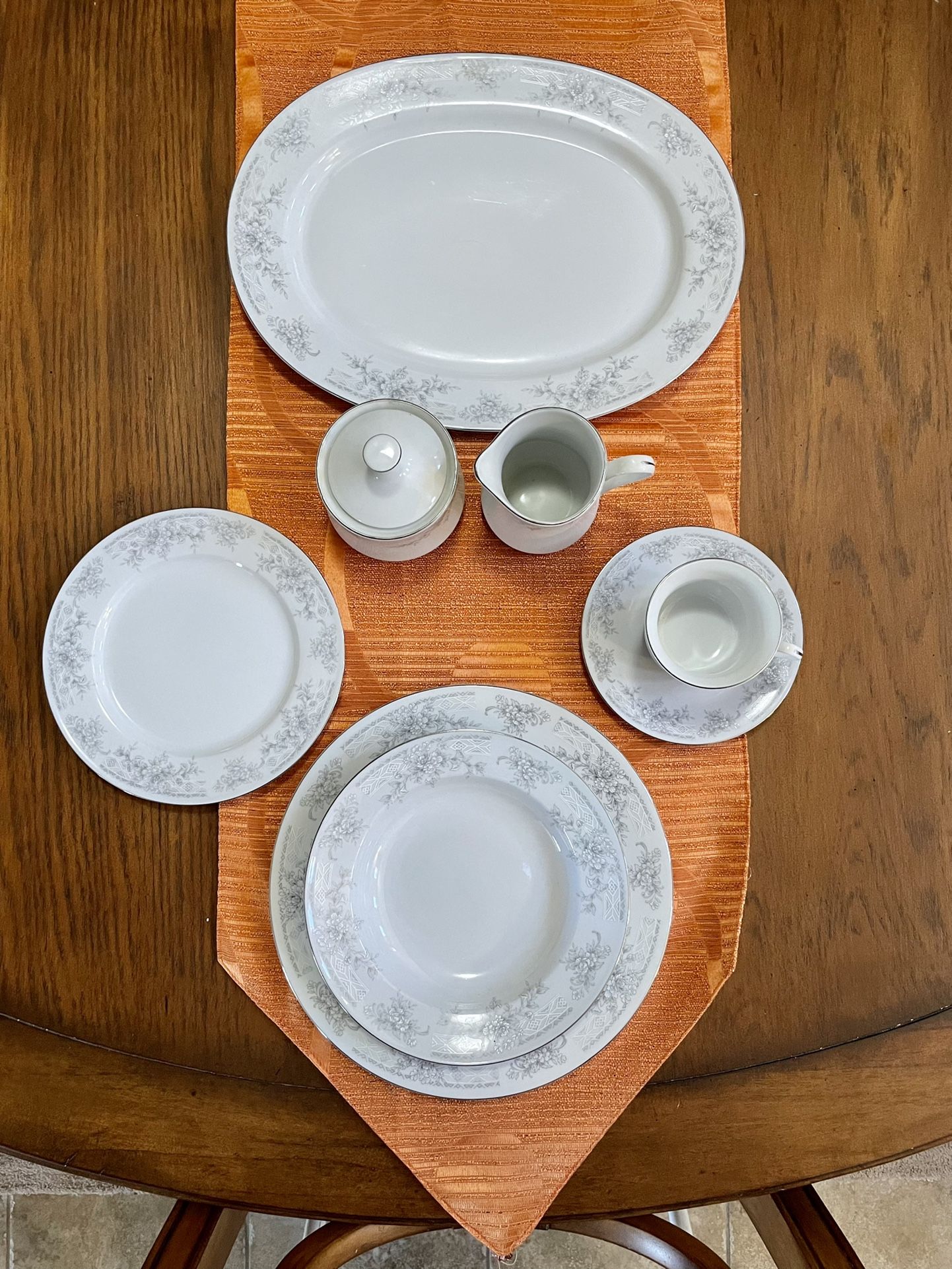 Gorgeous Guoguang Fine China - Complete Set