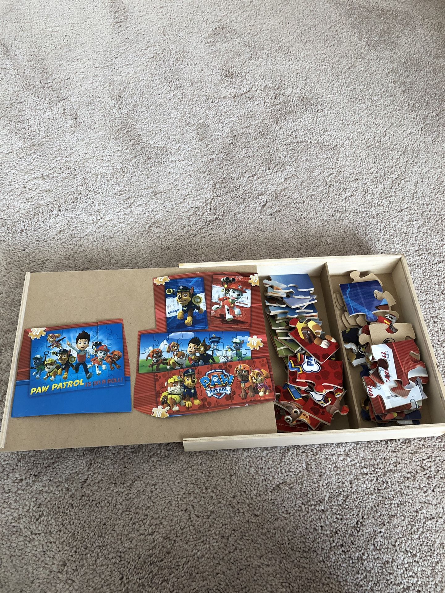 Paw Patrol 5 Wood Puzzles in Wood Storage Box