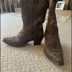 Women’s Cowboy Boots Size 9.5 (fits 9) EXCELLENT CONDITION