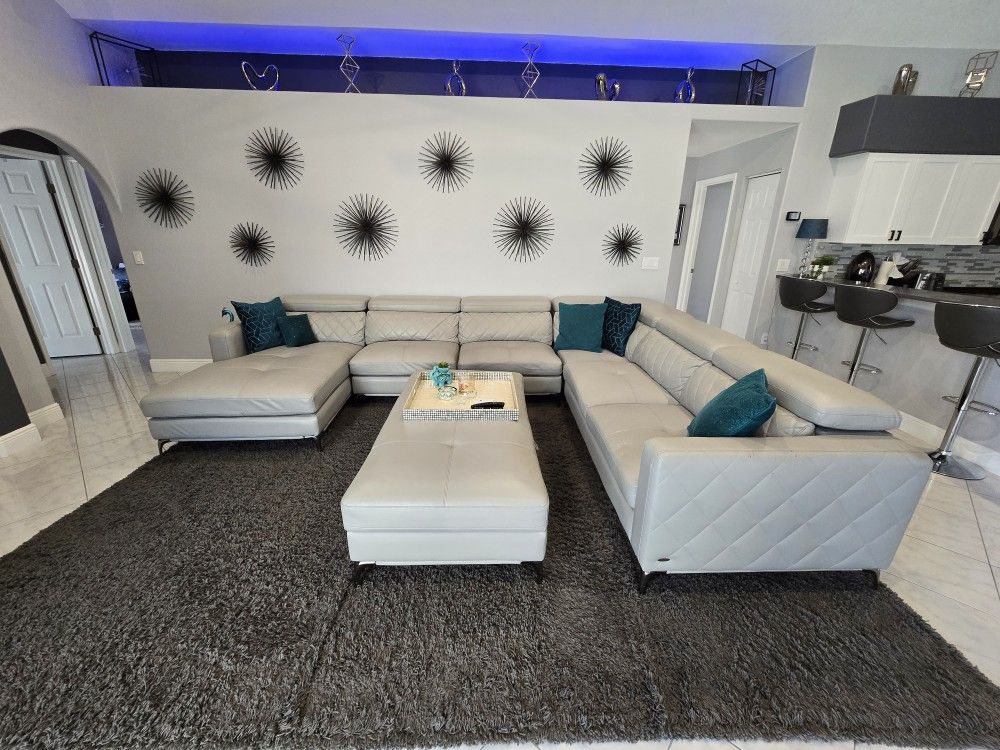 Modern Large Sectional Couch with Chaise & matching Ottoman