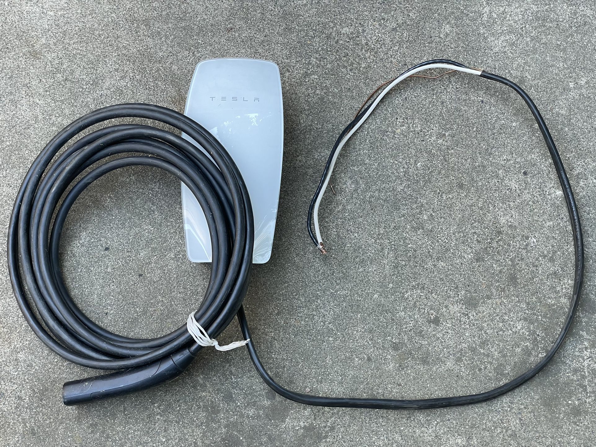 Tesla Wall Connector