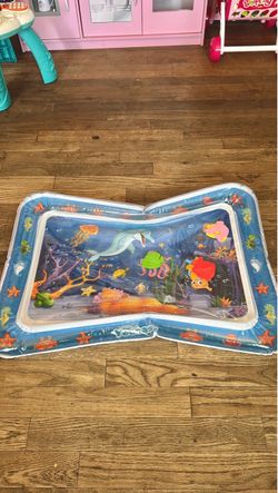 Baby tummy time water mat