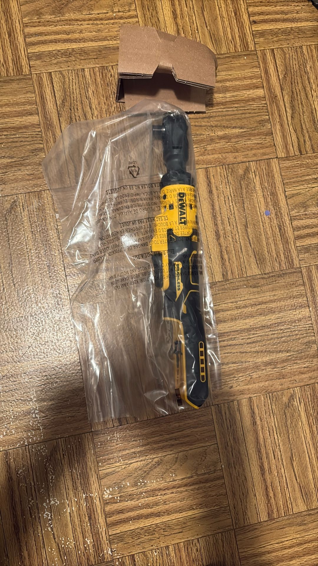New 3/8 Atomic Dewalt Ratchet
