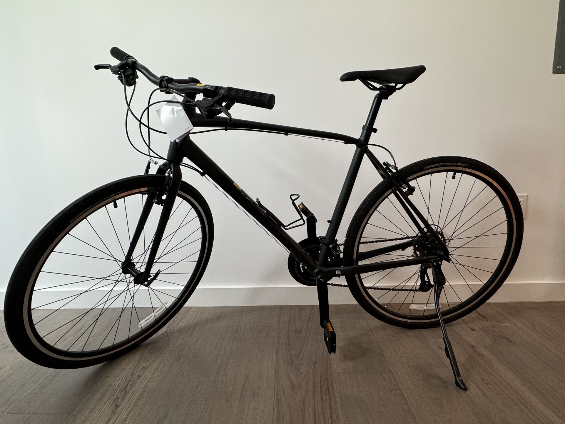 Giant Escape 3 Large (2022)