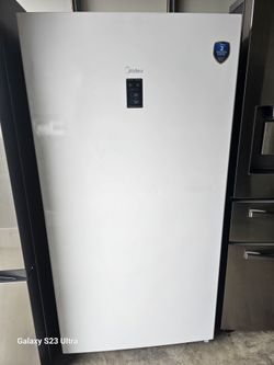 UPRIGHT FREEZER MIDEA WHITE 17CUFT NEW OPEN BOX