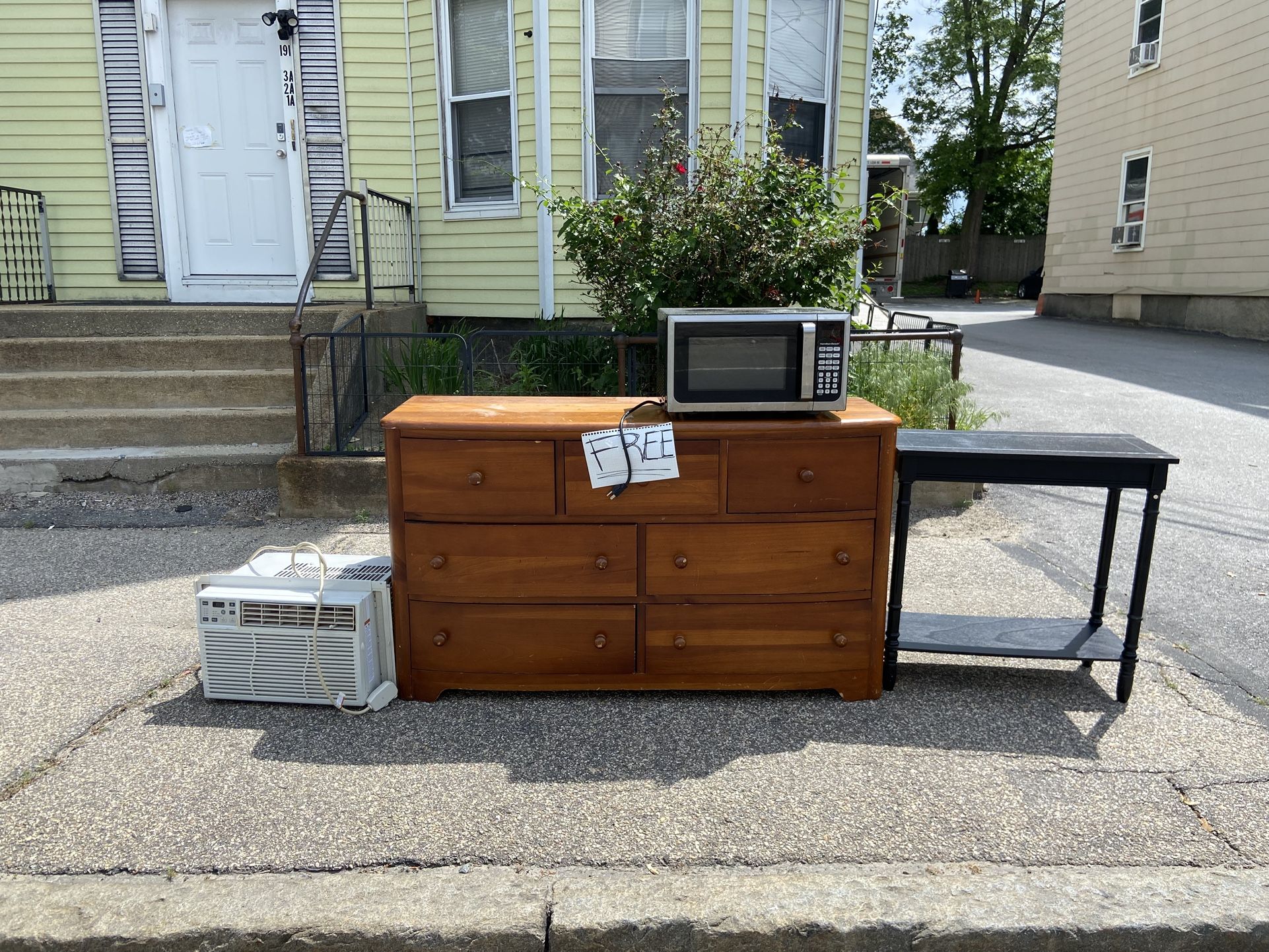 FREE STUFF CURB ALERT