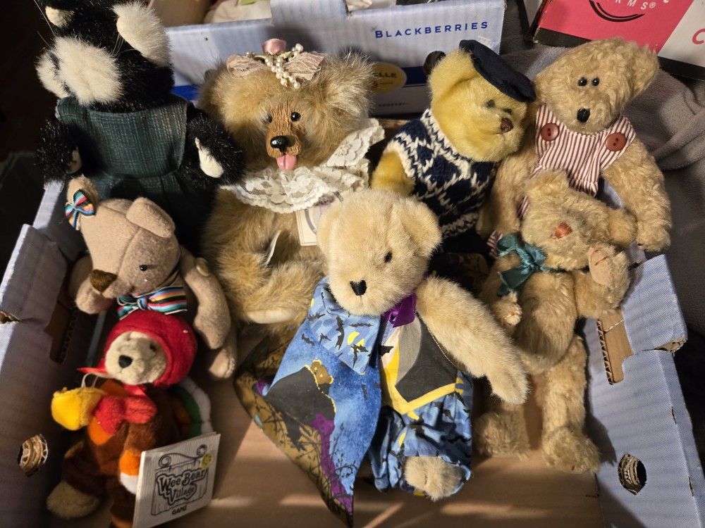 Vintage Teddy Bears (Lot Of 8)