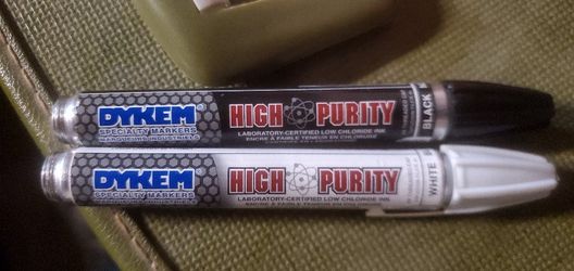 WHITE & BLACK PAINT MARKERS!