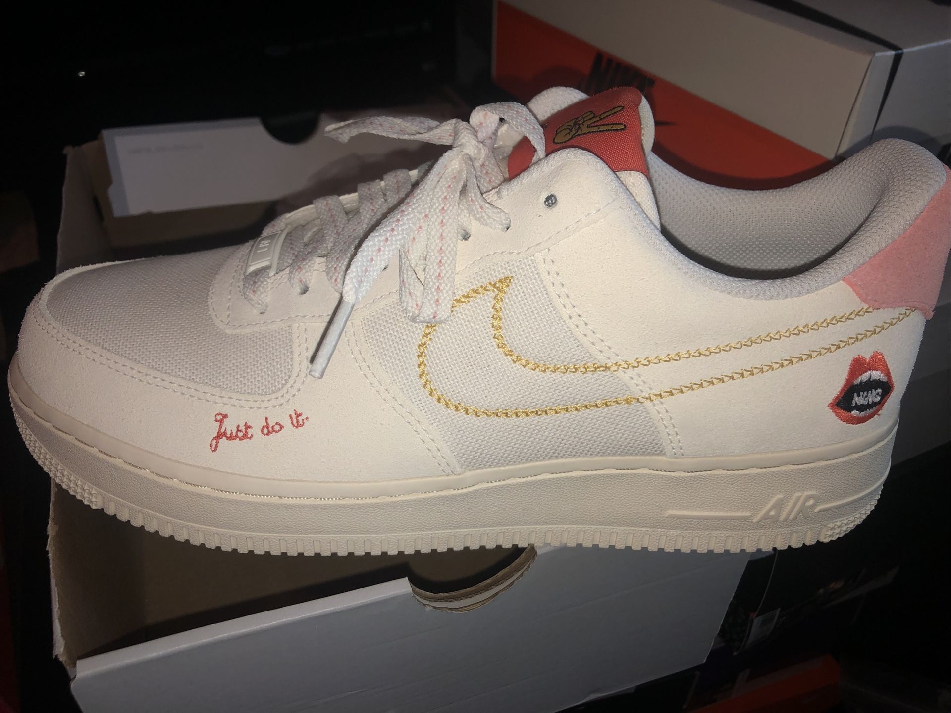 Nike AF1  ☮️  Women’s 11