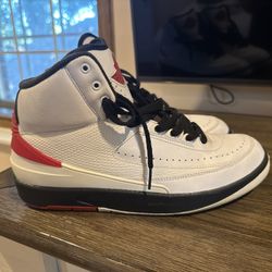 Jordan 2 Retro Mid Chicago Size 9