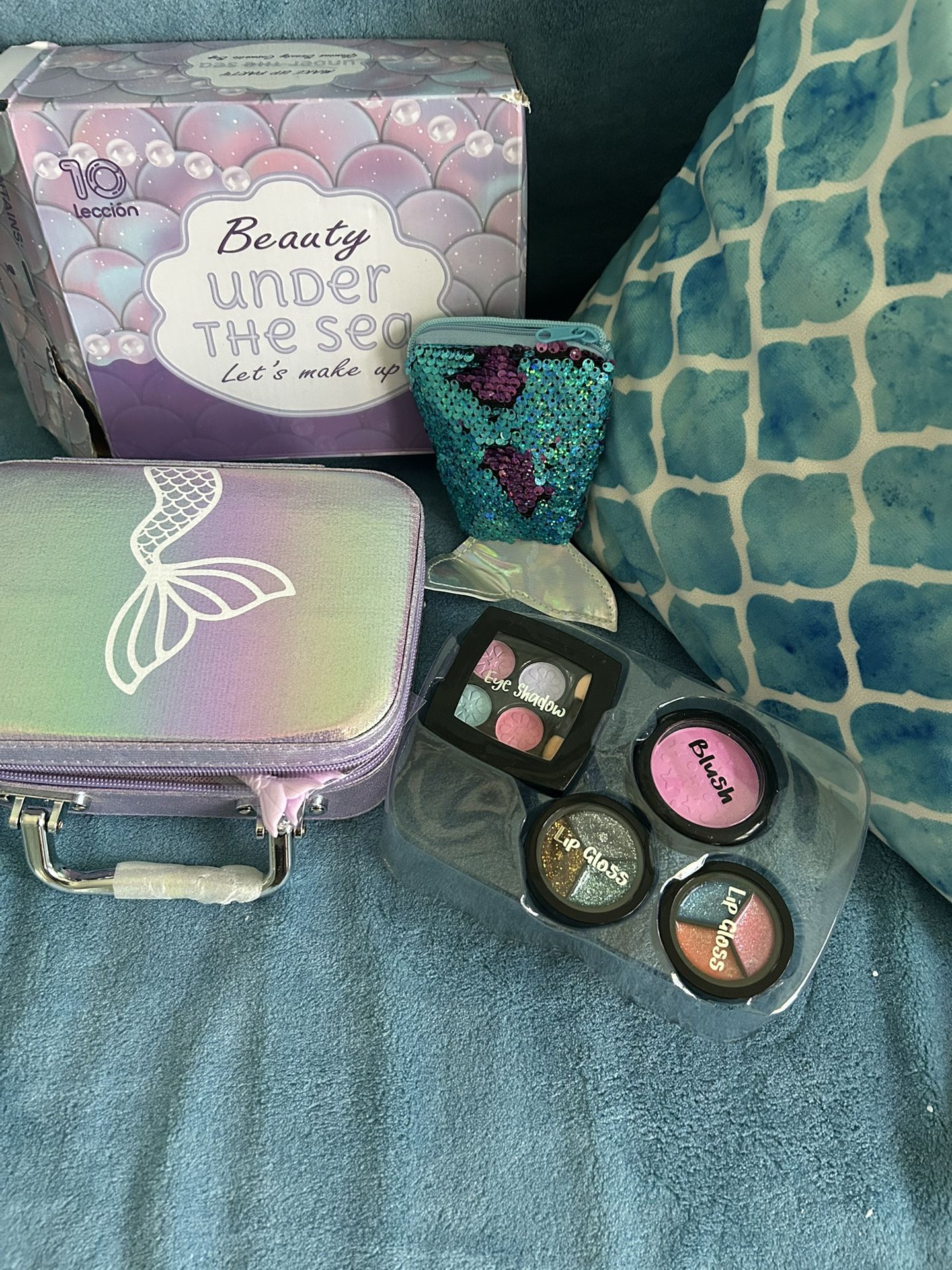 Make Up GLAM BRAND NEW