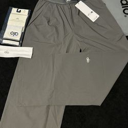 Women's Alo grey yoga pants