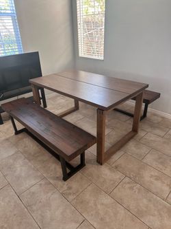 Dining set - delivery availabile