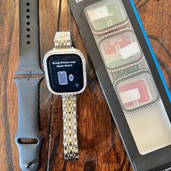 Apple Watch 7 Series With Extra Cases & Band