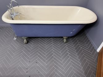 Vintage Claw Foot Tub