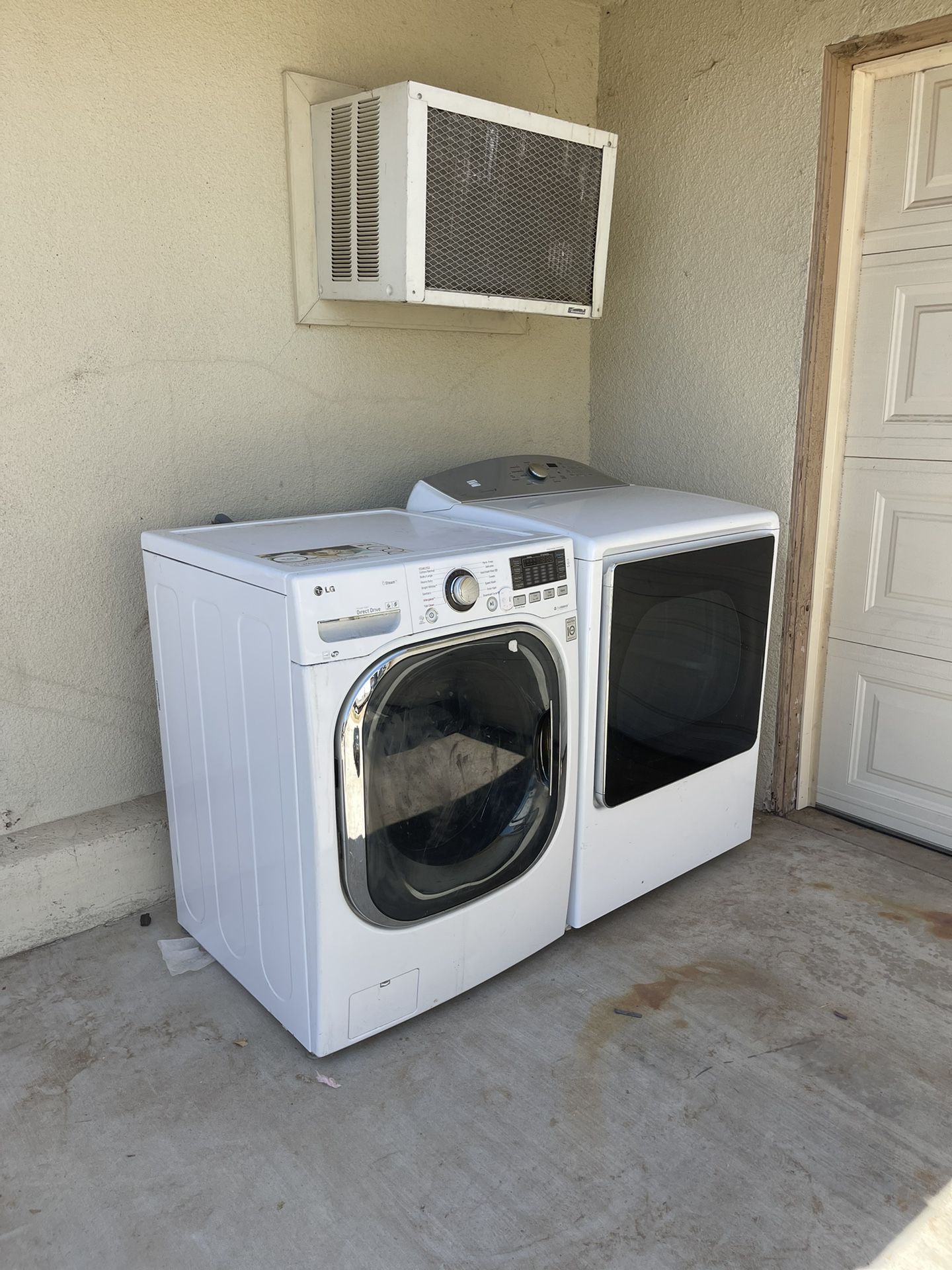 Washer And Gas Dryer. Everything Works Great. I’m Asking $550 Or Best Offer Pick Up Only Need Gone Open To Trades. The only reason why I’m selling it 