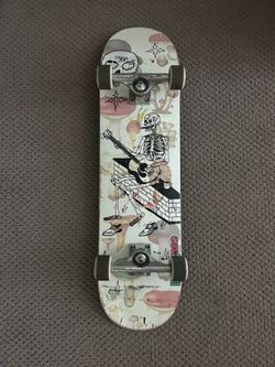 New Skateboard, road 3x