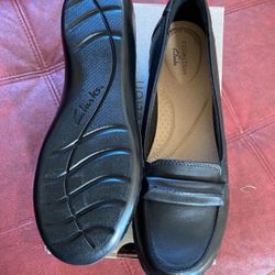 New! Women’s Clarks, Black Ashland Lilly Loafers . Size 8
